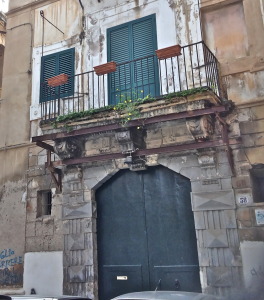 Portone, antico Palazzo Fatta